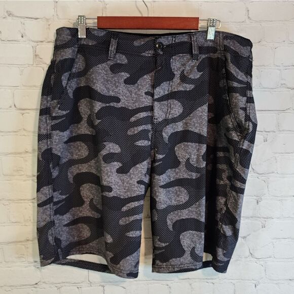 Men's Plugg hybrid shorts, size 36 - Picture 1 of 3